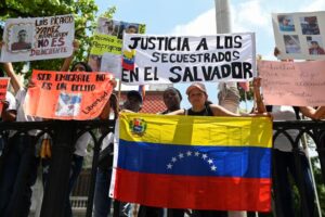 Deported Venezuelan man files abuse complaint against the US government