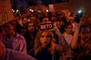 Protesters in Ukraine denounce law curbing anticorruption agencies