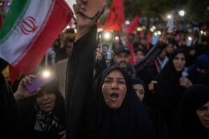 Iran war live: New attacks on Iran as US says talks still on